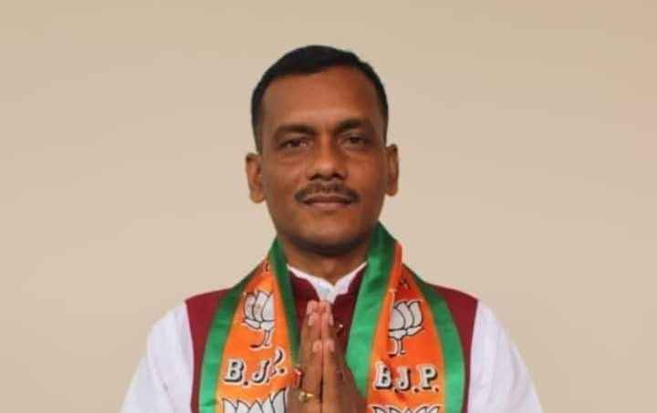 Politican Manoj Tigga | Politican Manoj Tigga Lifestyle | Politican Manoj Tigga Lifestyle | Politican Manoj Tigga Biography | Politican Manoj Tigga Early Life | Politican Manoj Tigga Education | Politican Manoj Tigga Family | Manoj Tigga Political Career | Newstrack hindi news