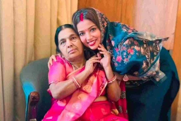 Pawan Singh Wife Jyoti Singh | Pawan Singh Wife Jyoti Singh Latest Post | Pawan Singh Wife Jyoti Singh Divorce | Pawan Singh Wife Jyoti Singh Photo | Bhojpuri News | Bhojpuri Big Breaking | Bhojpuri Latest News In Hindi Newstrack Samachar Bollywood News Gossips