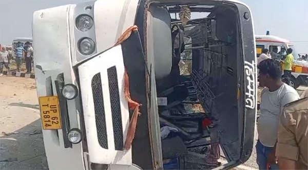Bus full of passengers overturned in Jaunpur, five people killed, 15 injured, CM expressed mourning