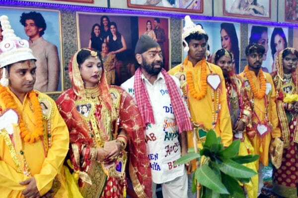 पप्पू सरदार ने मदी दीक्षित का जन्मदिन जमशेदपुर में सामूहिक विवाह के साथ मनाया