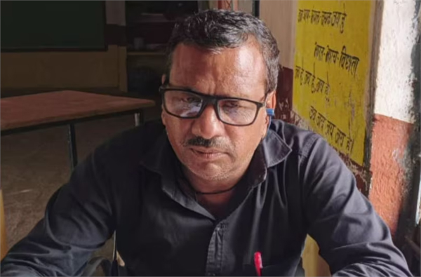 When the chest pain occurred, the teacher called the bike to the relatives, then the death fell and died