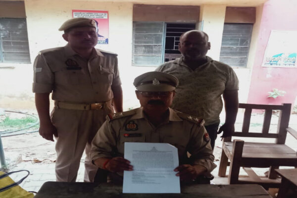 gang rented trucks and made disappear | Sonbhadra ki taza khabar |Sonbhadra Crime | Newstrack UP News | | Sonbhadra News: किराए पर ट्रकें लेकर गायब करने वाले गिरोह का ’कानपुर’ कनेक्शन, एक की गिरफ्तारी के बाद खुले कई राज