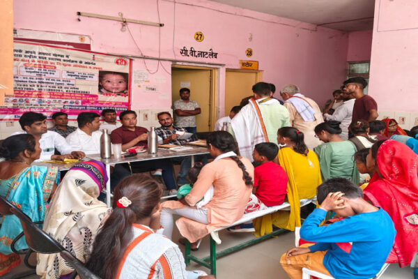 patients with cleft lip and palate free camp | Gonda ki taza khabar | Newstrack UP News | | Gonda News: कटे होंठ और तालू के मरीजों के लिए उम्मीद की किरण, सीएचसी मनकापुर में निःशुल्क शिविर