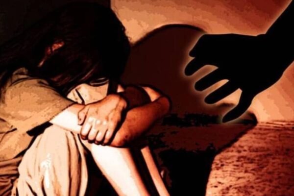 20 years imprisonment and Rs 10 fine for raping a minor | नाबालिग से दुष्कर्म पर 20 साल की जेल, 10 रुपए जुर्माना