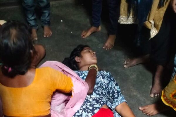 Etah News| married Woman committed suicide by hanging herself due to domestic troubles| Etah Ki Tazza khabar| UP News in Hindi| Newstrack Samachar | Etah News: जलेसर में घरेलू कलह से तंग आकर बहू ने फांसी लगाकर की आत्महत्या