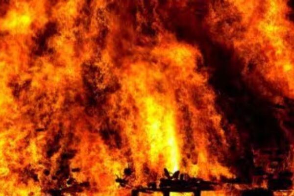 दिल्ली में बड़ा अग्निकांड! सीसीएस बिल्डिंग में लगी भीषण आग, धुआं-धुआं हुआ आसमान, इलाके में अफरा-तफरी