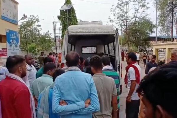 two people died due to Lightning in Chandauli |Lightning in Chandauli | Chandauli ki taza khabar | | Chandauli News: आकाशीय बिजली का कहर, दो की दर्दनाक मौत से मचा कोहराम