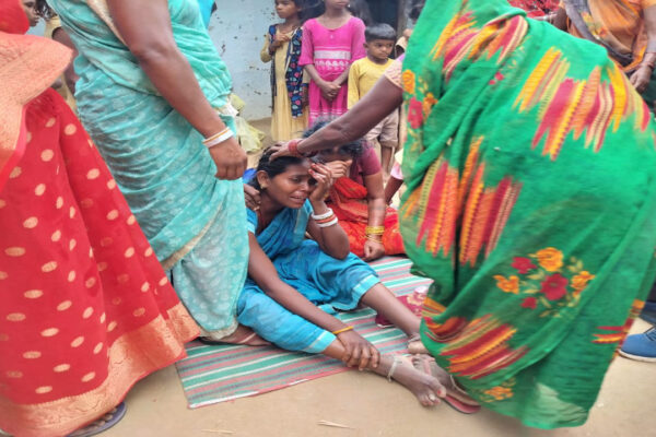 Four people including three women died due to lightning | Sonbhadra death due to lightning | Sonbhadra ki taza khabar | | Sonbhadra News: वज्रपात से तीन महिलाओं सहित चार की मौत, बारिश ने झुलसाती तपिश से दी राहत तो आसमानी मौत ने मचाया कोहराम