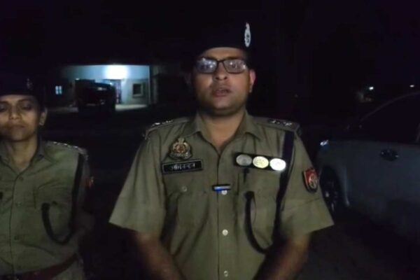 Basti News|Bloody clashes between two villages 9 people seriously injured in basti| UP News in Hindi| Newstrack Samachar | Basti News: दो गाँवो मे खूनी झडप, 9 लोग गंभीर रूप से घायल,आगजनी की भी हुई घटना