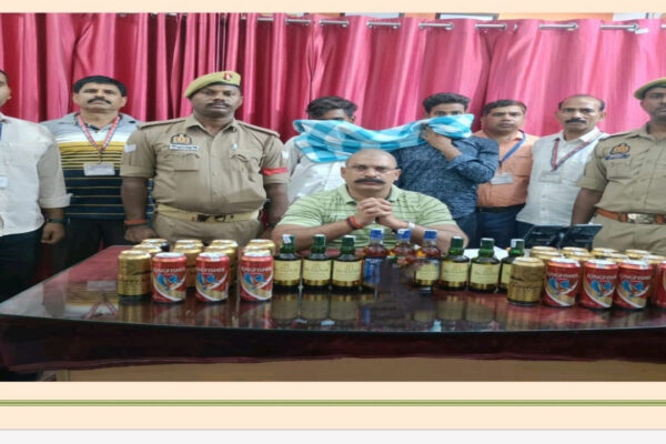 Chandauli becomes hub of Bihar smuggling Two arrested with liquor | Chandauli News: बिहार तस्करी का गढ़ बना चंदौली: भारी मात्रा में शराब के साथ दो तस्कर गिरफ्तार
