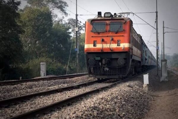 तात्कल सिस्टम की विफलता या घोटाला? 70% कहते हैं कि टिकट सेकंड में गायब हो जाते हैं; 3 में 10 एजेंटों पर भरोसा करते हैं: सर्वेक्षण