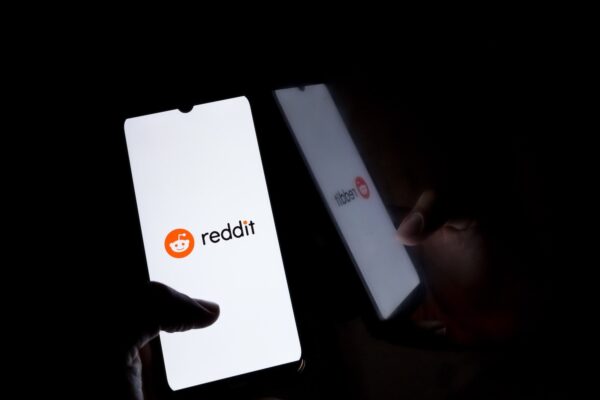 Reddit उपयोगकर्ता सत्यापन के लिए Altman की खौफनाक ‘वर्ल्ड ID’ orbs के साथ बिस्तर पर पहुंचता है