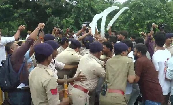 MP Congress Came out Support Jeetu Patwari Police Arrested Nsui Going CM House