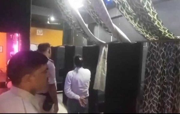MP: Several women arrested in a police raid on a cafe in jabalpur woman saying Hussband Got Friend | MP: Many women caught in police raid on cafe in Jabalpur, women bid