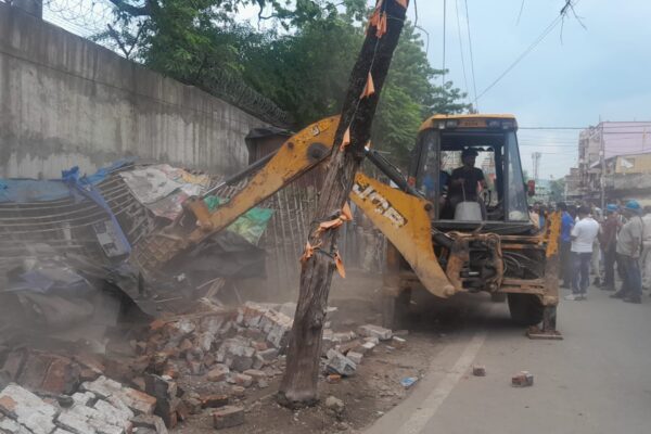 जामशेदपुर में दुकानों के घेरने का विरोध