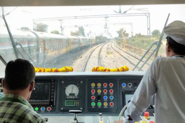 Jhansi News: 60 loco pilots and assistant loco pilots of Jhansi division failed the breath analyzer test | Jhansi News: झांसी मंडल के 60 लोको पायलट और सहायक लोको पायलट ब्रेथ एनालाइजर टेस्ट में रहे फेल