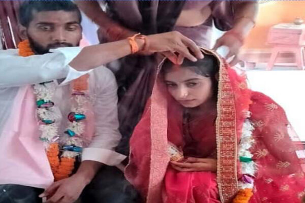 Azamgarh News: azamgarh couple interfaith marriage, became husband and wife | Azamgarh News : मजहब की दीवार तोड़कर, प्यार के आगे झुके परिजन, प्रेमी जुगल बने पति पत्नी