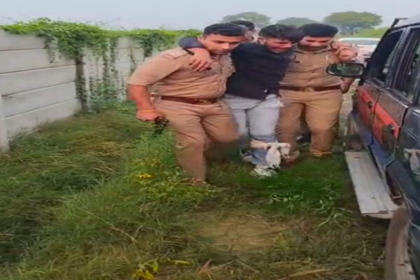 Meerut Police Arrests 25K Reward Gangster ‘Jhatka’ in Encounter; Pistol, Bike Recovered | Meerut News: इनामी बदमाश ‘झटका’ को मुठभेड़ में पुलिस ने दबोचा, 25 हजार का था इनामी