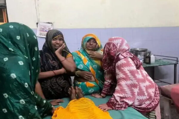 Auraiya: Woman Dies of Electrocution, Family Devastated; Refuse Post-Mortem | Auraiya News: करंट लगने से महिला की मौत, परिवार में कोहराम: पोस्टमार्टम से इनकार