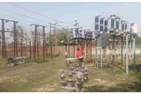 Shravasti Gripped by Power Cuts Amidst Searing Humidity; DM, MP, MLA Directives Ineffective” | Shravasti News: उमस भरी गर्मी में बिजली कटौती से लोग बेहाल, DM-MP-MLA के निर्देश भी बेअसर