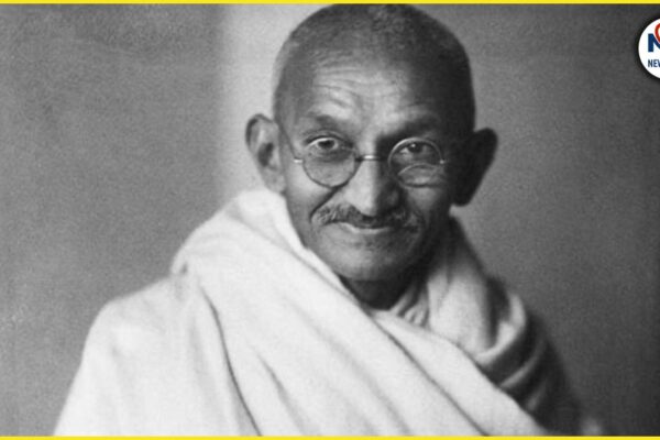 Mahatma Gandhi Relevance to the World Famous Bapu Mohan Das Karam Chandra Mahatma Gandhi | Today Latest News in Hindi Newstrack Samachar | Mahatma Gandhi Popularity: विश्व में गांधी की प्रासंगिकता, एक बूढ़े आदमी की अमर विरासत