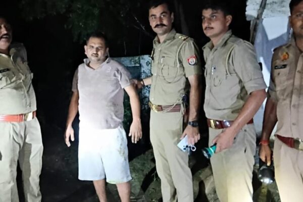 Etawah News|Police Encounter with Goat Thieves in Etawah| UP News in Hindi| Newstrack samachar | Etawah News: बकरी चोरों के साथ पुलिस की मुठभेड़, एक को लगी गोली, दूसरा फरार