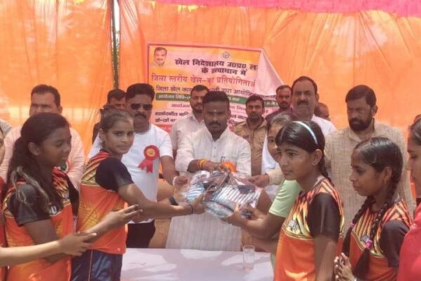 Shravasti: District Level Sports Competitions Conclude Successfully, Winners Awarded | Shravasti News: जिला स्तरीय खेल प्रतियोगिताओं का सफल समापन, विजेता खिलाड़ियों को मिला सम्मान