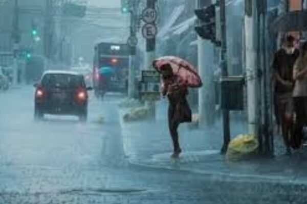 Weather News|Heavy Rain Alert Issued for Rajasthan MP and Northern India| UP Weather News| Newstrack samachar | Weather News: पूर्वी राजस्थान व मध्य भारत में सक्रिय होगा मानसूनी सिस्टम, कई राज्यों में भारी बारिश के आसार