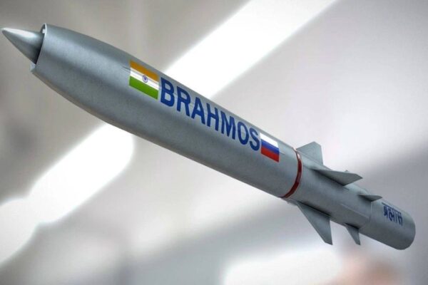 BrahMos Missile sale। Make in India। Philippines। BrahMos Defence Deal | BrahMos खरीदेगा का चीन-अमेरिका का ये कट्टर दुश्मन, जल्द भारत से तक सकता है बड़ी डील