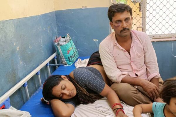 Banda: Family Attacked, Woman Suffers Spinal Injury After Wall Demolished; Two-and-a-Half Years of Complaints Ignored | Banda News: शिवहद में घर पर हमला, दीवार गिराकर गुड़िया देवी को रीढ़ की हड्डी में गंभीर चोट, ढाई साल से शिकायतें अनसुनी