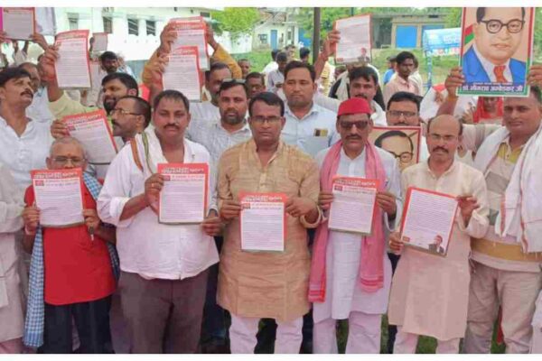 Azamgarh: SP MLA Bechai Saroj Attacks BJP, Says Public Will Teach Lesson in 2027 Elections | Azamgarh News: भाजपा सरकार से लोग त्रस्त हैं, 2027 में जनता सिखाएगी सबक – सपा विधायक बेचई सरोज