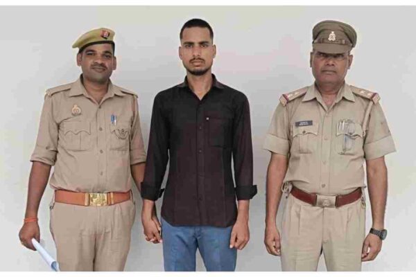 Shravasti: 25k Reward Fugitive Accused of Abducting and Harboring Minor Arrested with Firearm | Shravasti News: नाबालिग को भगाने और शरण देने वाला 25 हजार का इनामी इसराफिल गिरफ्तार
