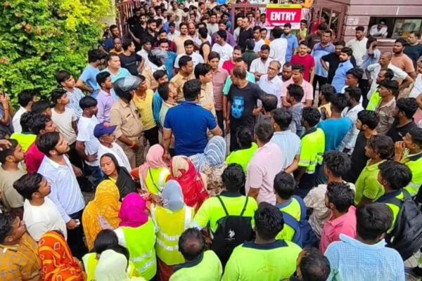Lucknow apartment protest | Garbage transfer station dispute | Naubasta Colony sanitation issue | The Woods Apartment Lucknow | The Woods Apartment | RWA protest Lucknow | Lucknow Municipal Corporation clash