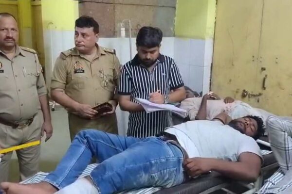 Pratapgarh News|Police Encounter with Goat theif gang in Pratapgarh| UP News in Hindi| Newstrack samachar | Pratapgarh News: प्रतापगढ़ में बकरी चोर गिरोह से देर रात मुठभेड़, दो बदमाश घायल, अस्पताल में भर्ती