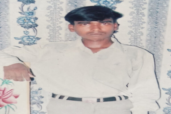 Etah: Youth Dies Due to Negligence of Quack Doctor; Family Outraged, Accused Doctor Absconding | Etah News: झोलाछाप डॉक्टर की लापरवाही से युवक की मौत, परिजन आक्रोशित, डॉक्टर फरार