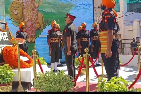 Kannauj News| Army Officer Pays Heartfelt Tribute to Martyrs on kargil Vijay diwas in kannauj| UP News in Hindi| Newstrack samachar | Kannauj News: कारगिल विजय दिवस पर याद किये गये शहीद, देश के लिए प्राण न्योछावर करने वाले वीर सपूत को दी भावभीनी श्रद्धांजलि