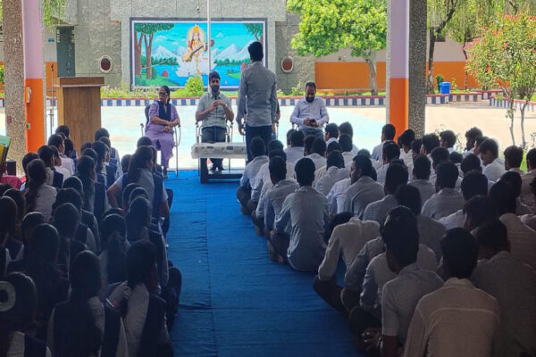 Aligarh: “No Compromise on Students’ Interests,” Says SDM Sumit Singh During Jawahar Navodaya Vidyalaya Visit | Aligarh News: छात्रों के हितों से कोई समझौता नहीं, एसडीएम सुमित कुमार सिंह ने नवोदय विद्यालय का किया दौरा