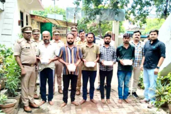 Kanpur CRM Machine Fraud: â¹1.38 Crore Scam Busted, Cash & Gold Recovered | Kanpuur News: जेल से खुला करोड़ों की ठगी का राज: सीआरएम मशीन से खेला बड़ा खेल