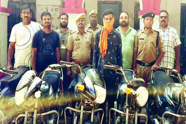 Jhansi News: Bike Theft Gang Busted in Jhansi, Mastermind Arrested with 5 Stolen Motorcycles | Jhansi News: झांसी में बाइक चोर गिरोह का पर्दाफाश: मास्टर माइंड गिरफ्तार, पांच चोरी की मोटरसाइकिल बरामद