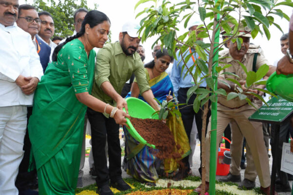 घर पर प्रत्येक दो पौधे लगाएं, 18 करोड़ के पौधे के लिए लक्ष्य निर्धारित करें