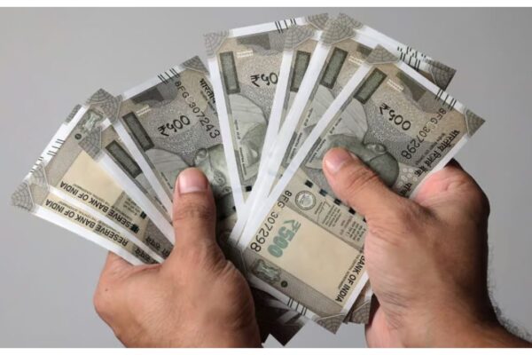 8 वां वेतन आयोग- घर का वेतन, फिटमेंट कारक क्या होगा? यहाँ पता है