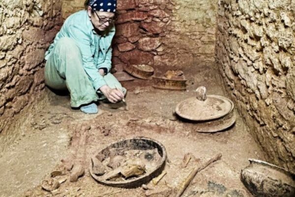 पुरातत्वविदों ने माया किंग की मकबरे की खोज की, जिन्होंने 460 साल के राजवंश की स्थापना की