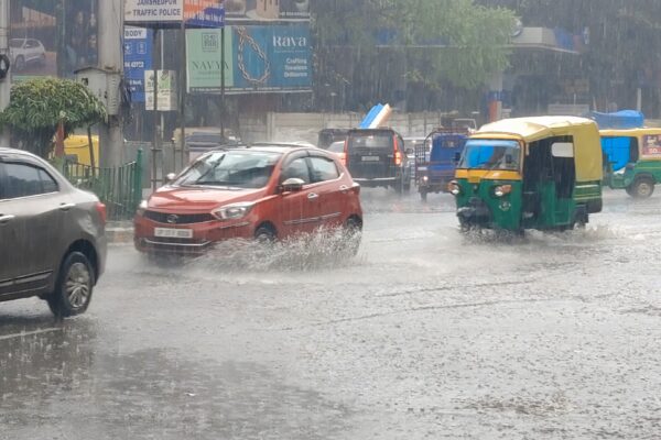 बंगाल की खाड़ी पर कम दबाव जमशेदपुर में बारिश को ट्रिगर करता है
