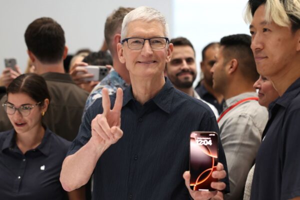 Apple ने कथित तौर पर कुंजी एआई मन खो दिया