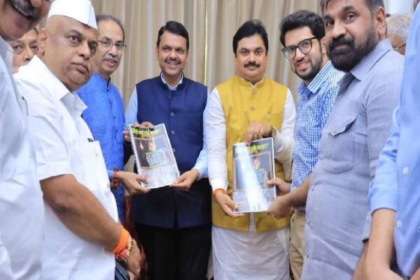 Stir Maharashtra Politics Closed Door Meeting Between Devendra Fadnavis Uddhav Thackere